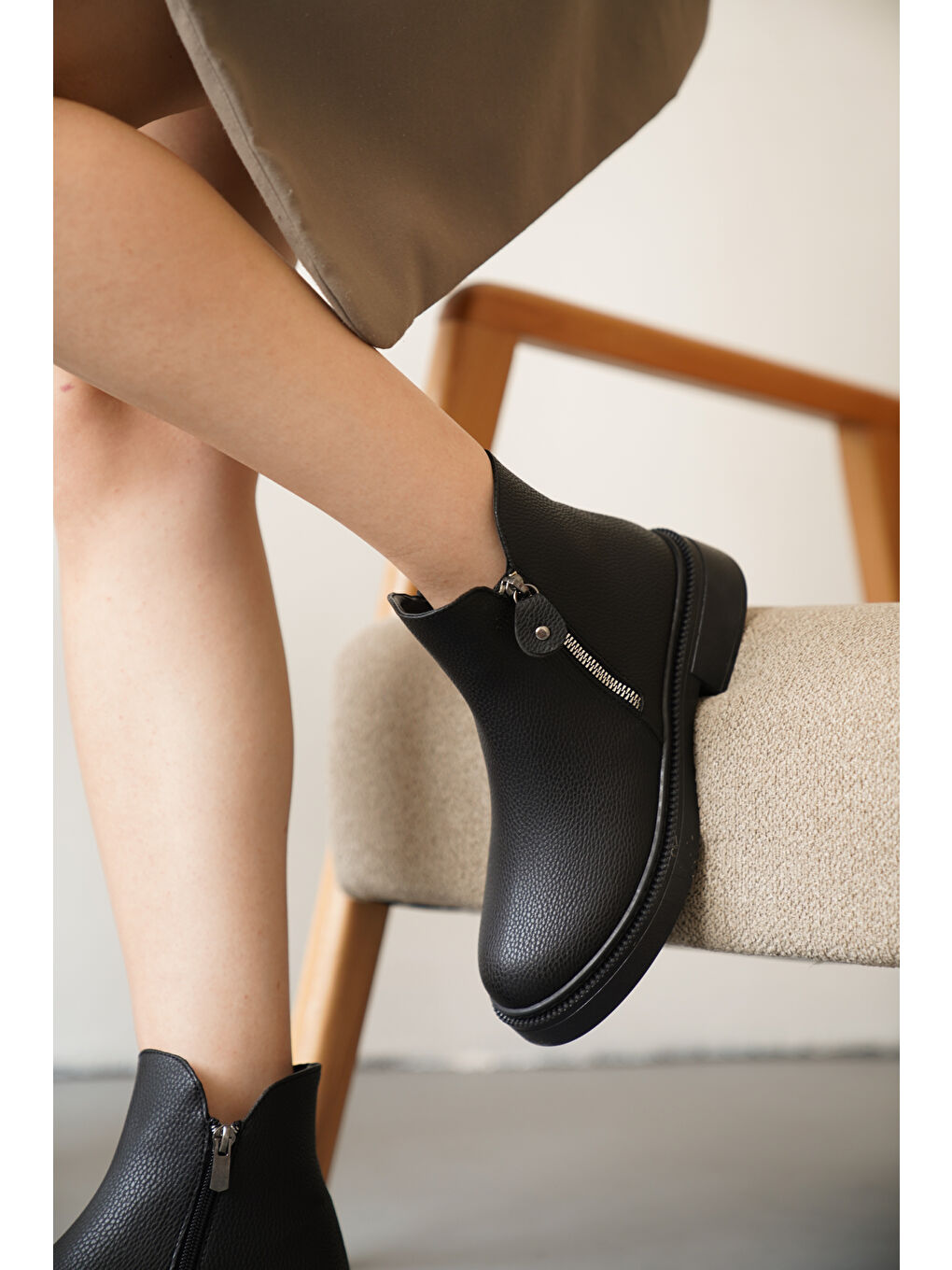 Siyah D0899 Soğuk Geçirmez Kışlık Kadın Bot & Bootie-2