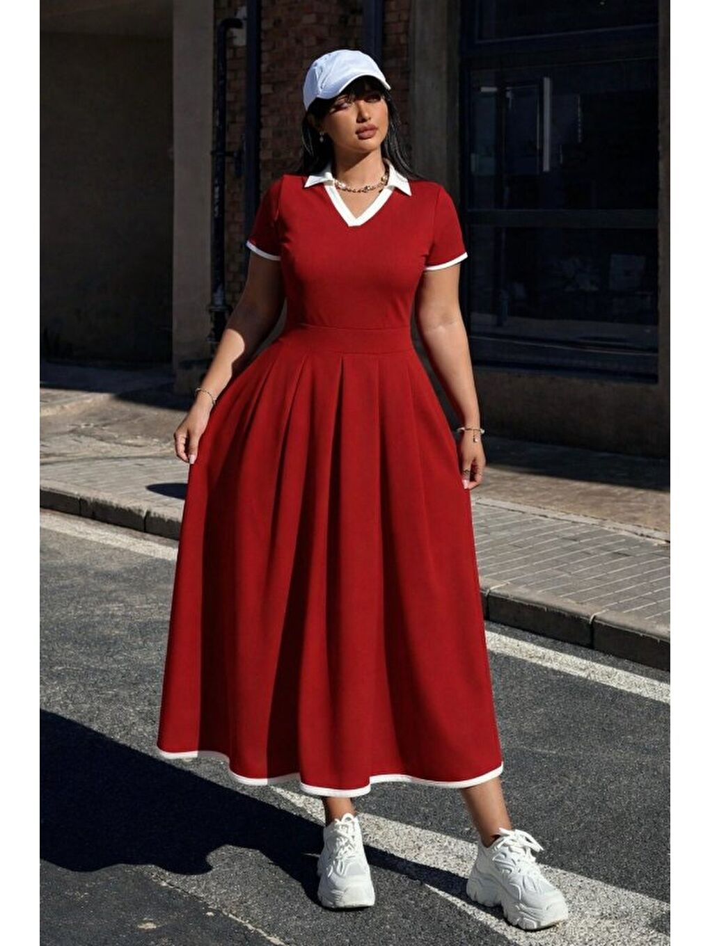 Kırmızı Kadın Kısa Kollu V Yakalı Pileli Uzun Janjan Krep Elbise