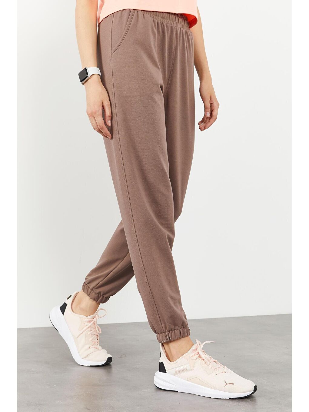 Kahverengi Toprak Cepli Yüksek Bel Rahat Form Lastik Paça Kadın Eşofman Alt - 94583-1