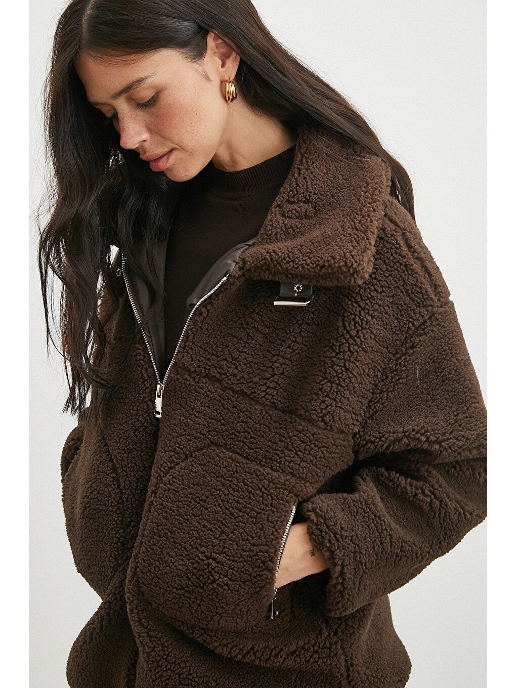 Karışık Yaka Detaylı Pelüş Mont Kahve-3