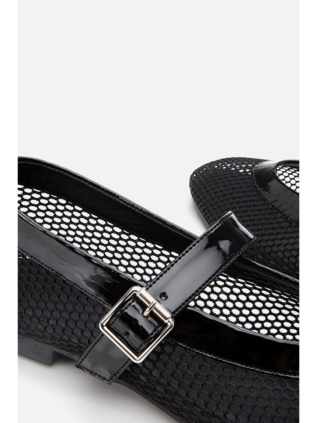 Kadın Deri Siyah Fileli Babet-3