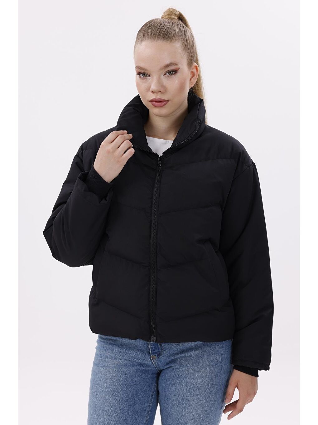 Siyah Kadın Dolgulu Puffer Mont - Yüksek Yaka, Suya Dayanıklı-2