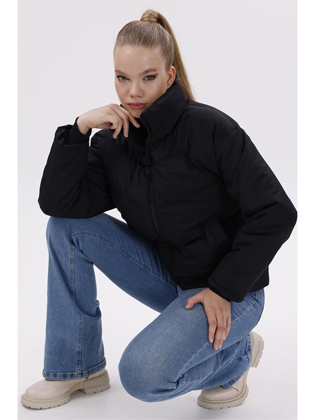 Siyah Kadın Dolgulu Puffer Mont - Yüksek Yaka, Suya Dayanıklı-3