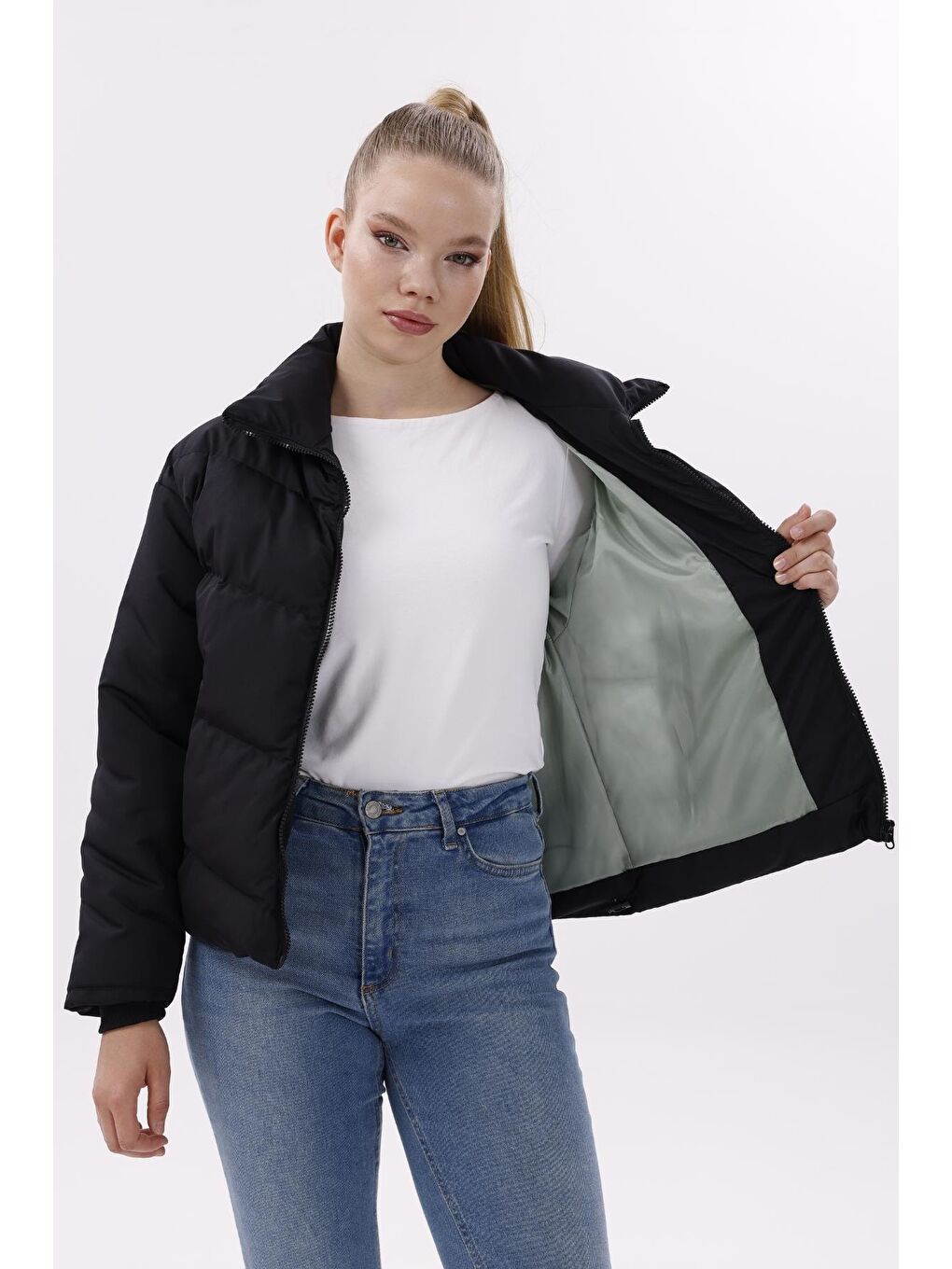 Siyah Kadın Dolgulu Puffer Mont - Yüksek Yaka, Suya Dayanıklı-4