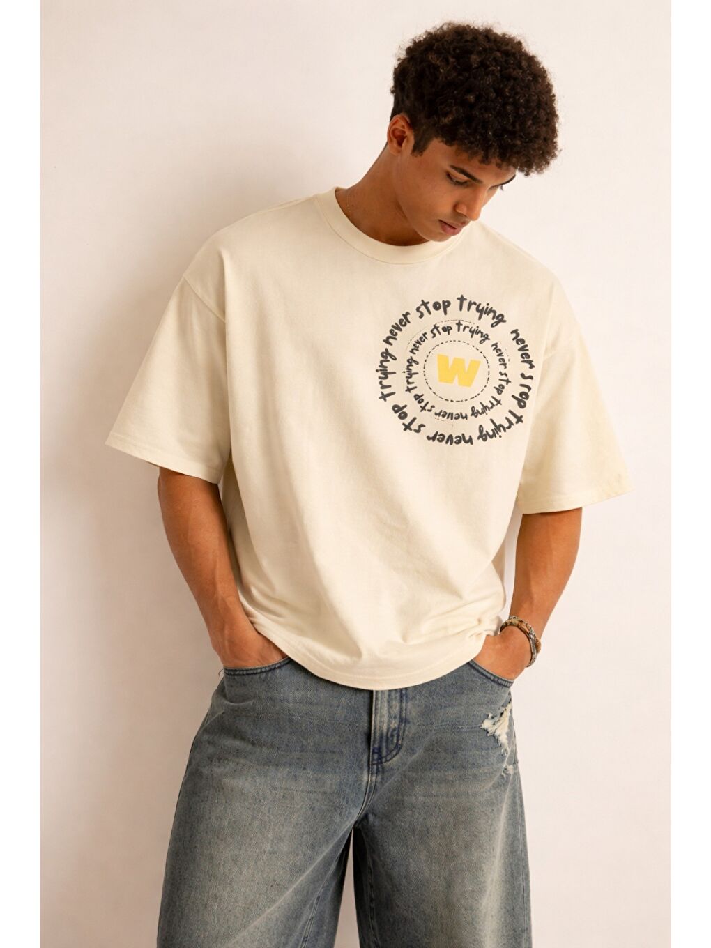 Bej Erkek Oversize Tişört Never Stop Trying Baskılı Salaş Kalıp