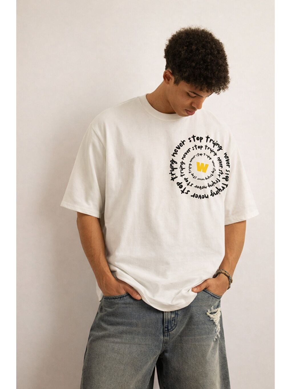 Beyaz Erkek Oversize Tişört Never Stop Trying Baskılı Salaş Kalıp