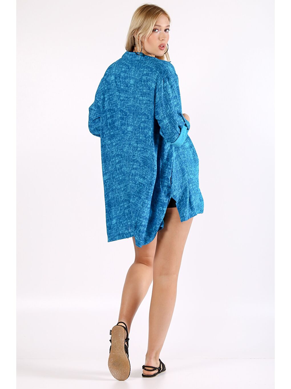 İtalyan Mavi Apaş Yaka 3/4 Kol Desenli Yırtmaçlı Dokuma Gömlek Elbise-1