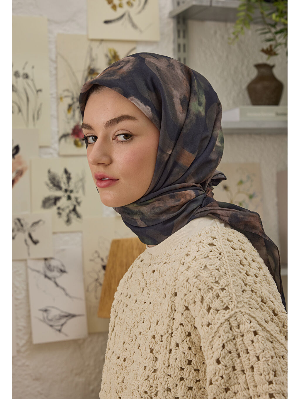 Rosalıe Desen Pamuk İpek Eşarp Lacivert-1