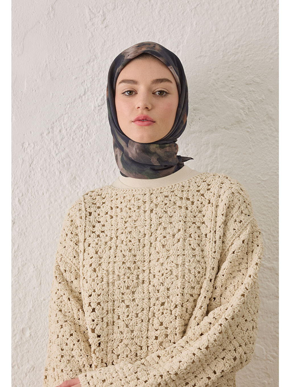 Rosalıe Desen Pamuk İpek Eşarp Lacivert-2