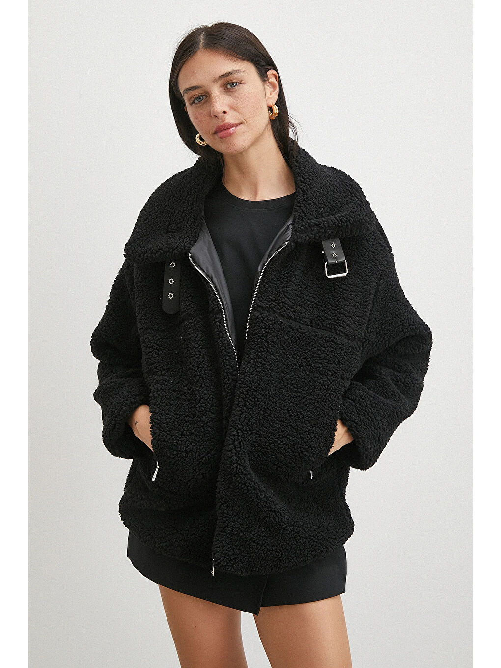 Yaka Detaylı Pelüş Mont Siyah-2