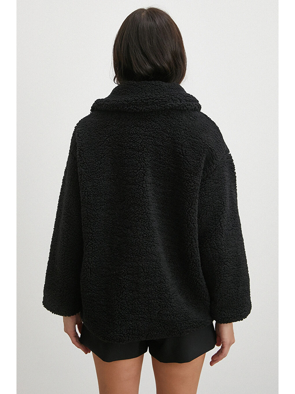 Yaka Detaylı Pelüş Mont Siyah-5