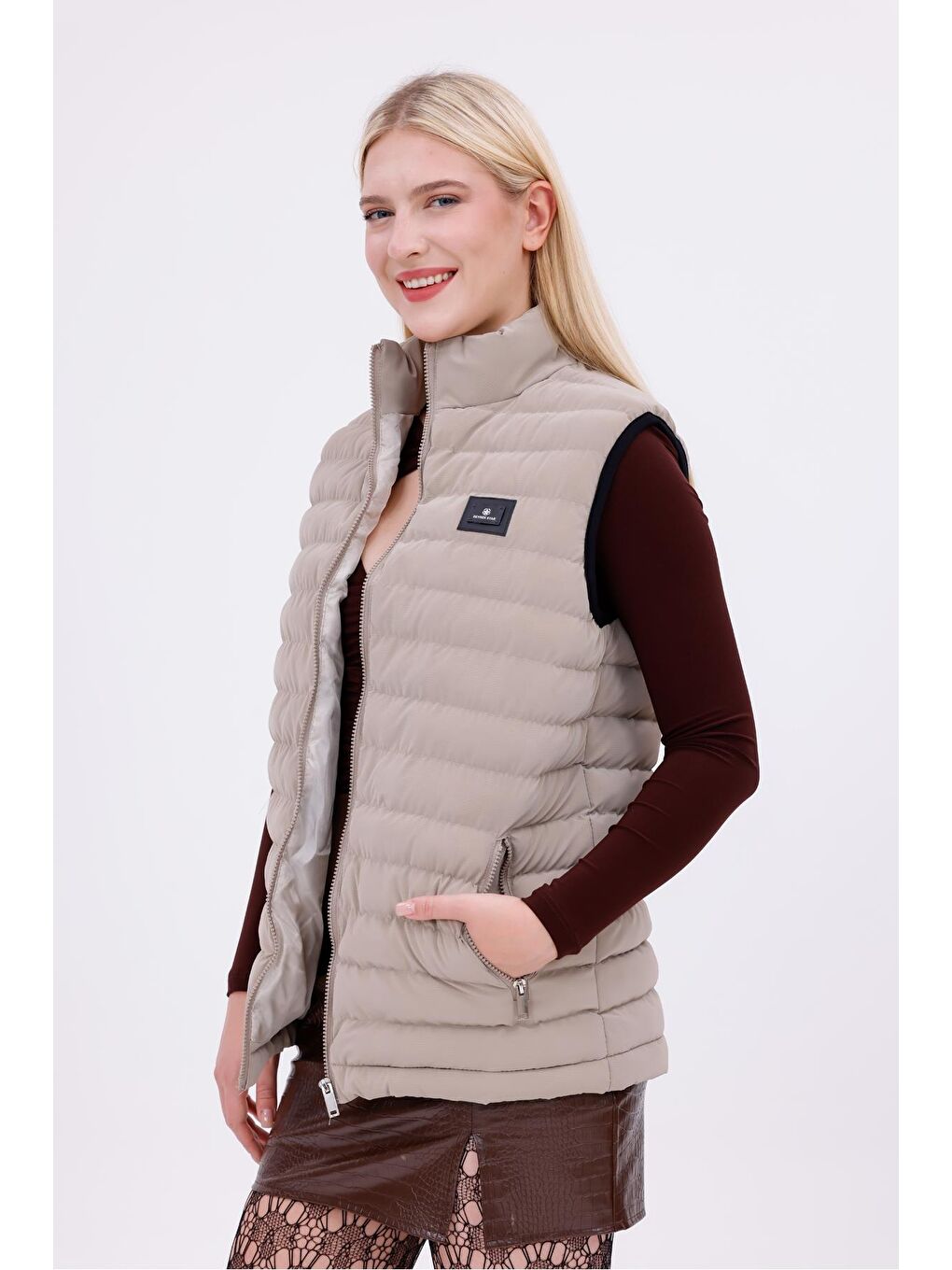 Bej Kadın Siyah Nova Kumaş Şişme Yelek - İç Cepli-10