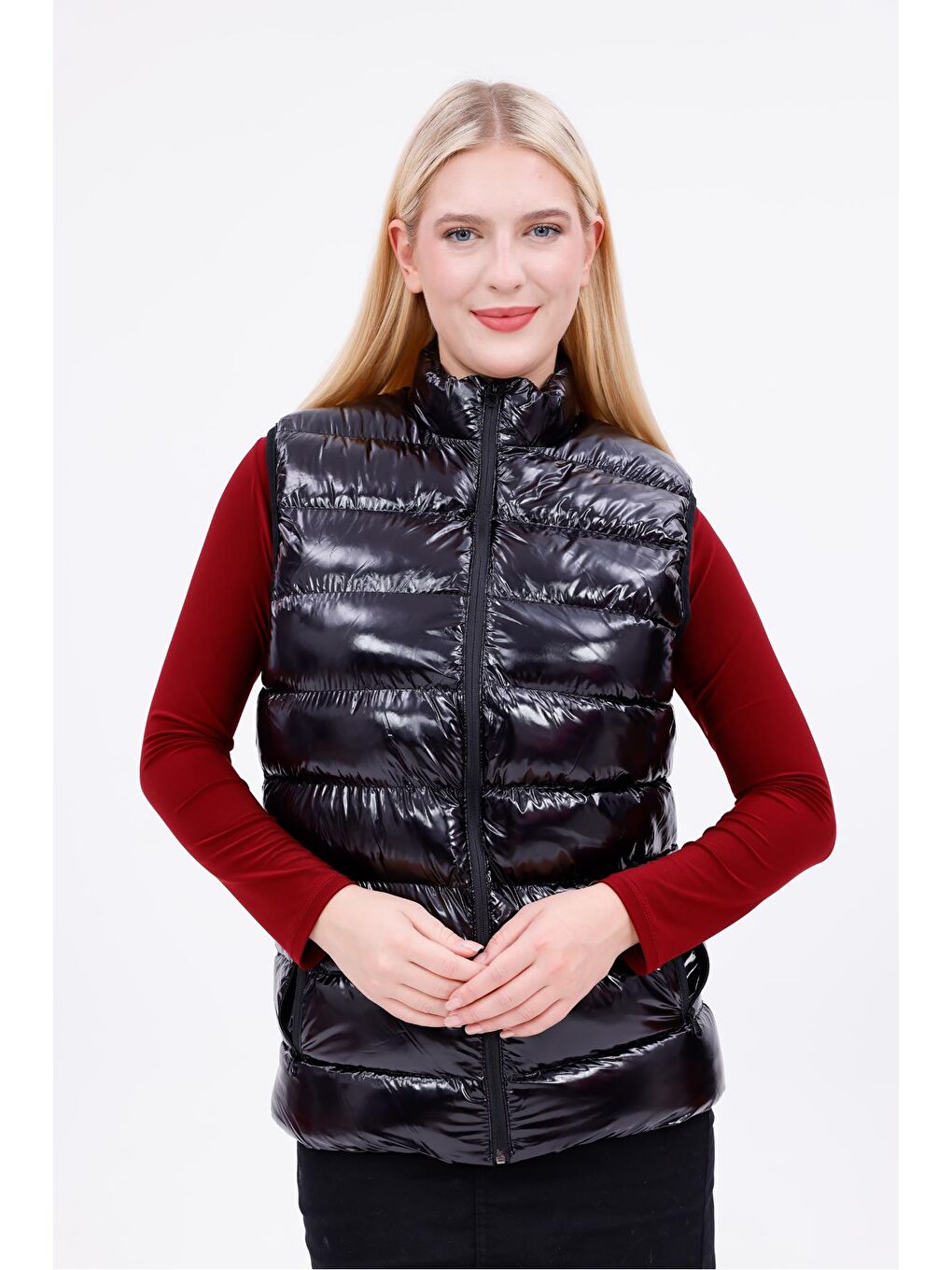 Kadın Siyah Parlak Kumaş Şişme Yelek-1