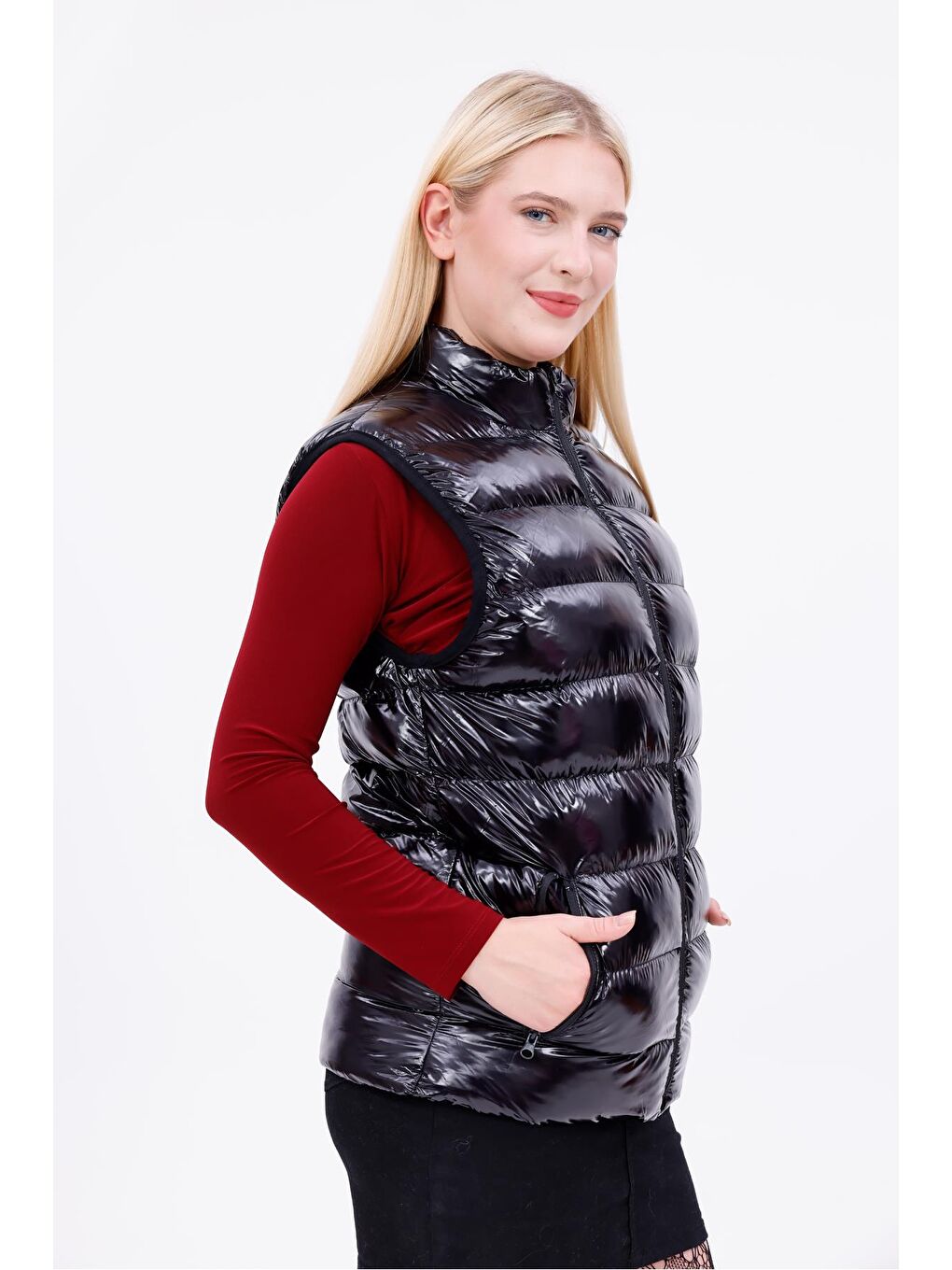 Kadın Siyah Parlak Kumaş Şişme Yelek-4