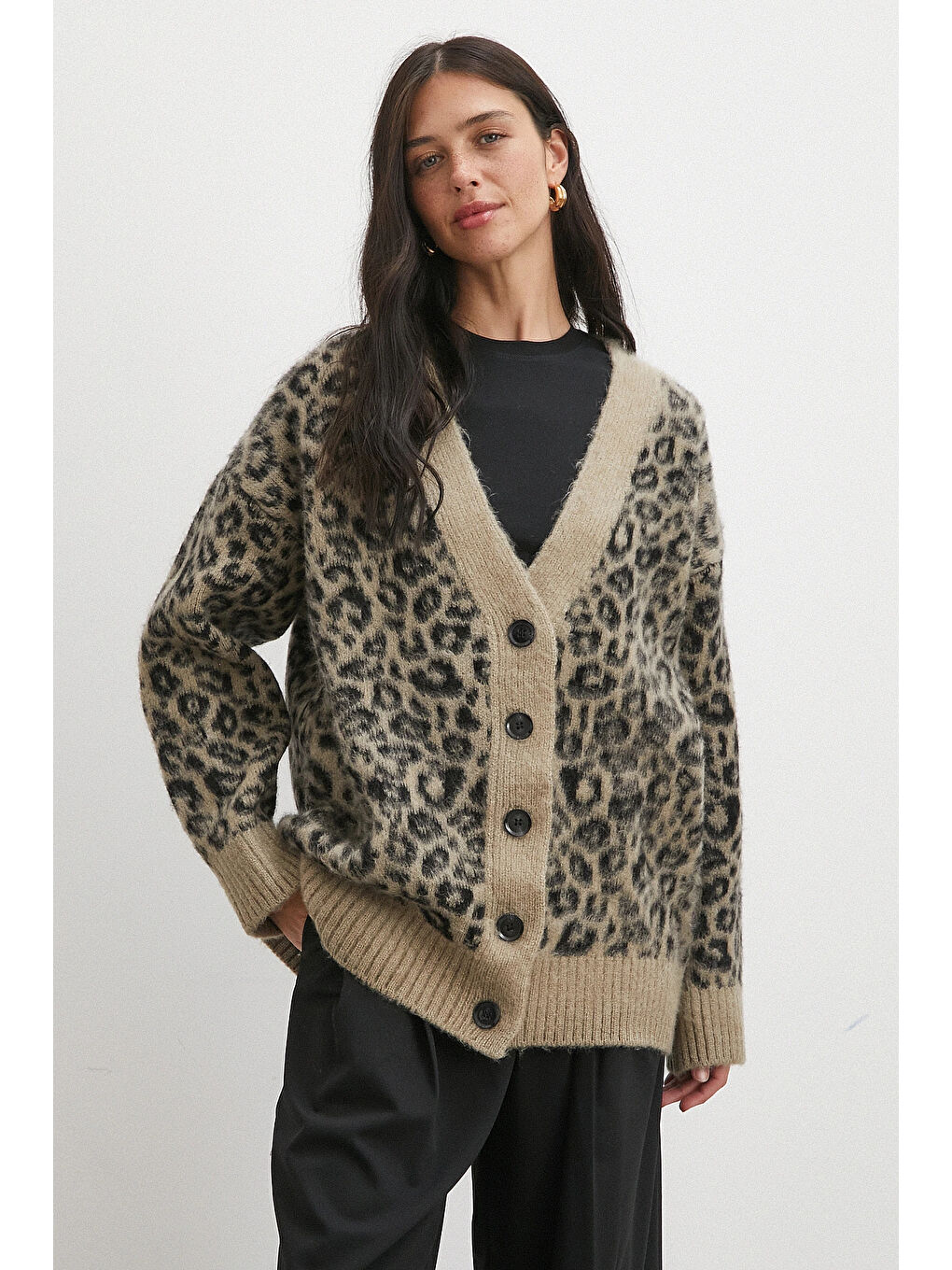 Ekru Leoparlı Düğmeli Hırka Krem-3