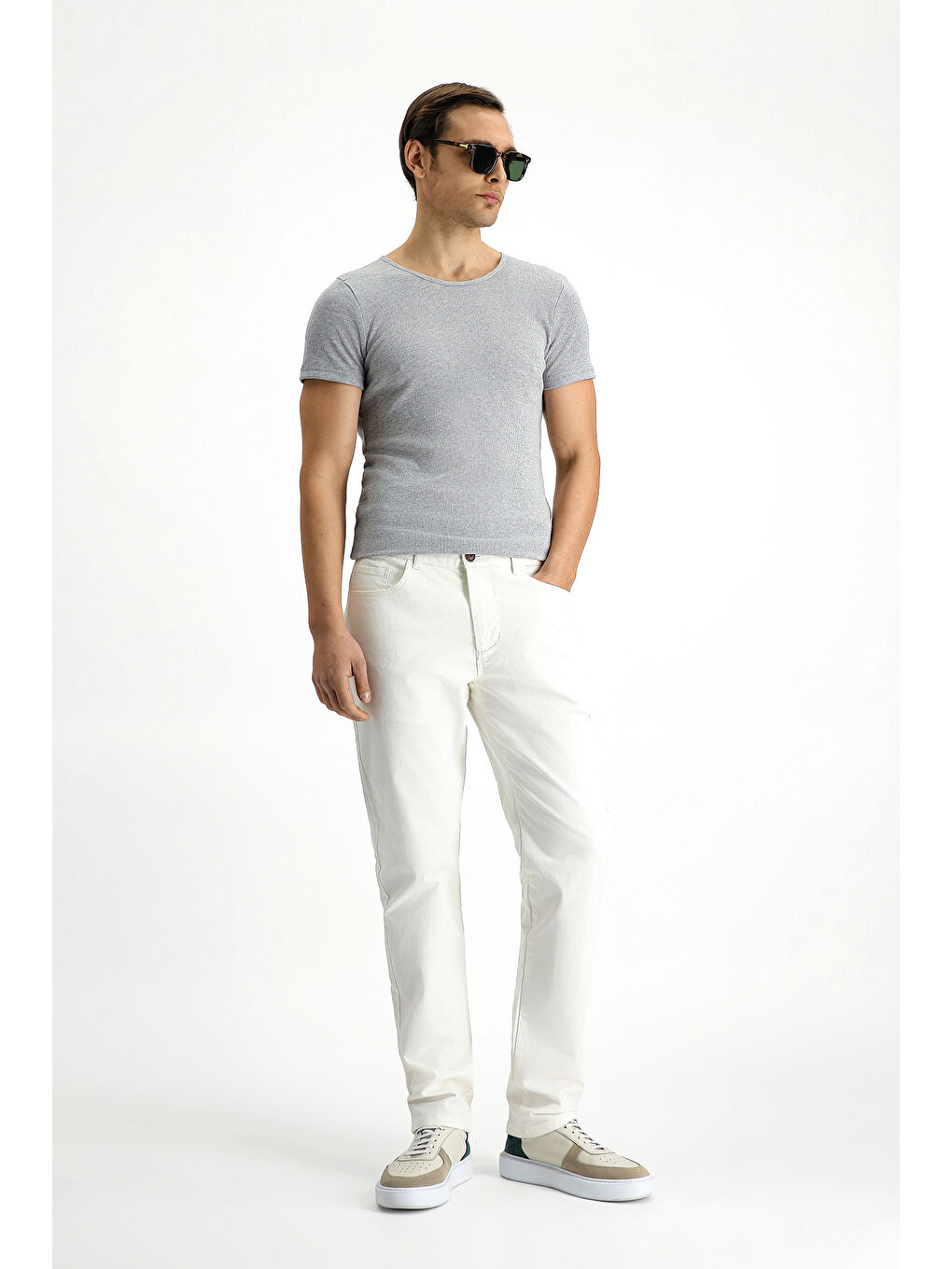 Gri Bisiklet Yaka Slim Fit Dar Kesim Pamuklu Fitilli Tişört-1