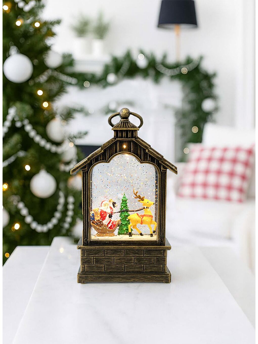 Kahverengi Yılbaşı Noel Baba Hediyelik Kar Küresi Fener Tasarımlı (Işıklı & Müzikli) 20 cm