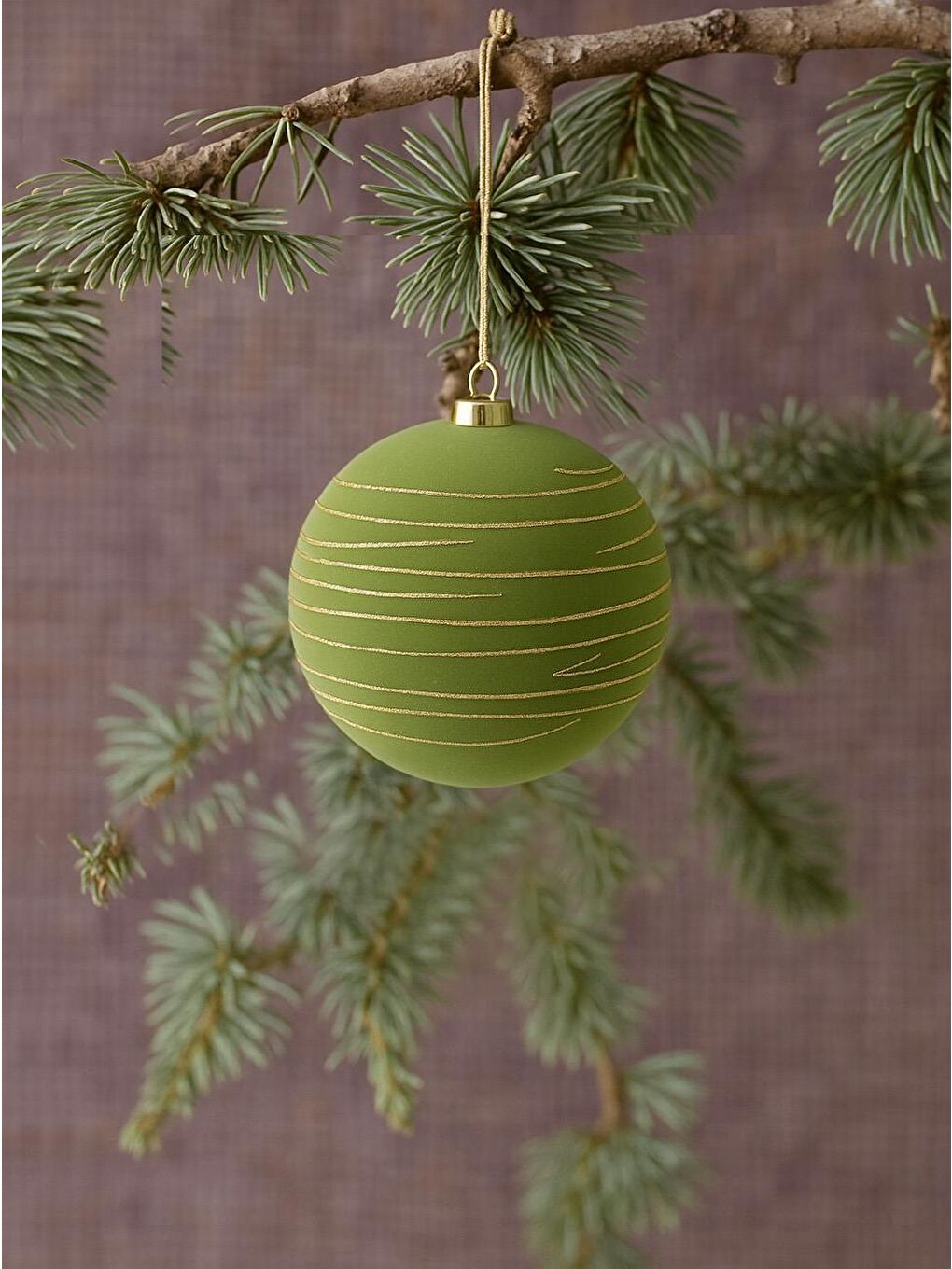 Kadife Yılbaşı Topu – Altın Simli Çam Ağacı Süsü Yağ Yeşili 10 cm 3'lü