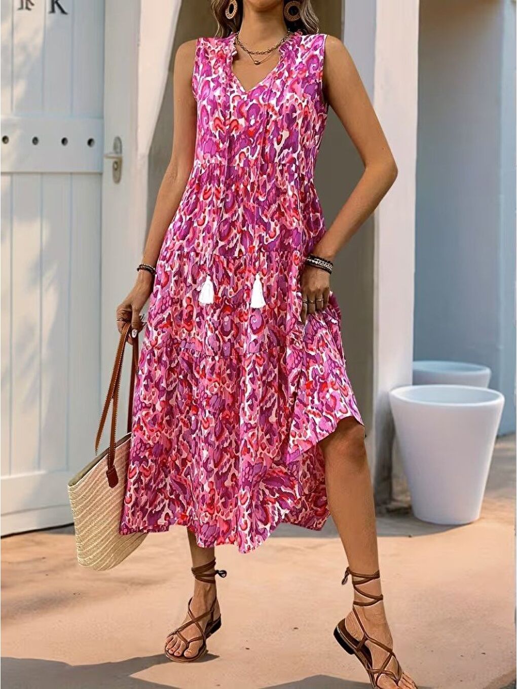 Pembe Kadın Askılı Yakası Fırfırlı Bağcıklı Desenli Uzun Süprem Elbise-3