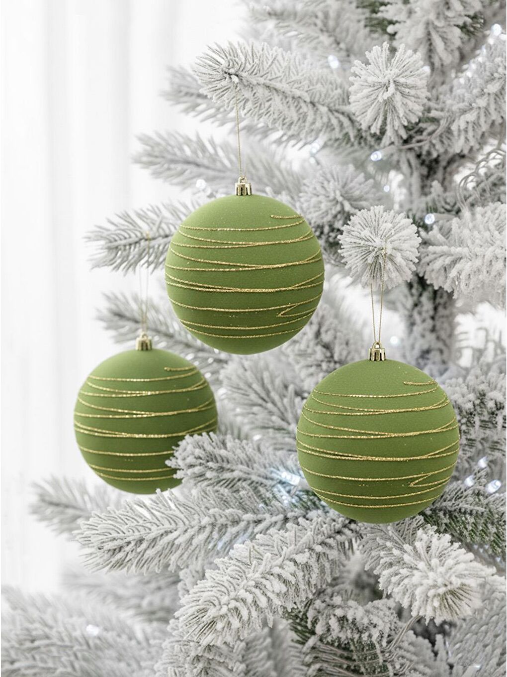 Kadife Yılbaşı Topu – Altın Simli Çam Ağacı Süsü Yağ Yeşili 10 cm 3'lü-1