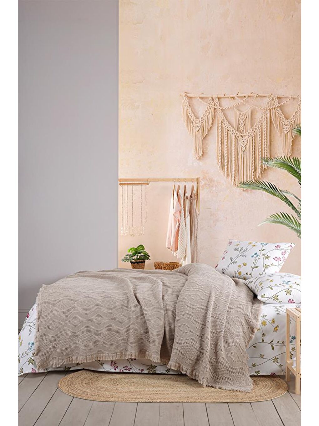 Bej Şalemar 4 Parça Çift Kişilik Pike Takımı Vizon