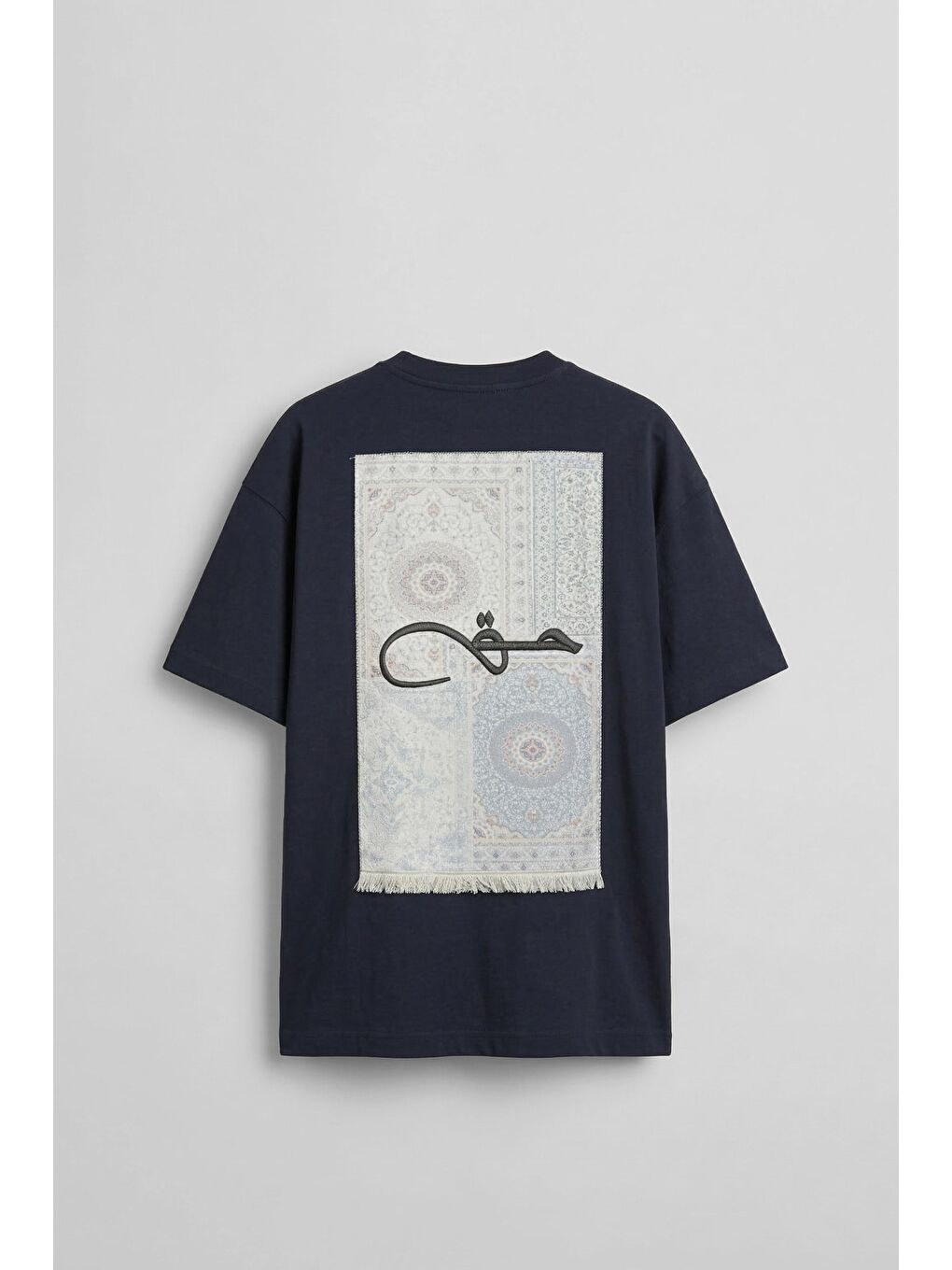 Erkek Oversize Nakışlı Halı Desenli Sırt Baskılı T-Shirt Lacivert-1