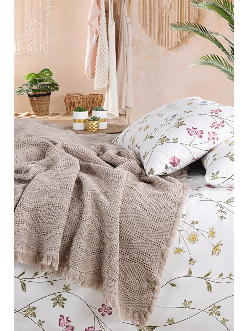 Bej Şalemar 4 Parça Çift Kişilik Pike Takımı Vizon-1