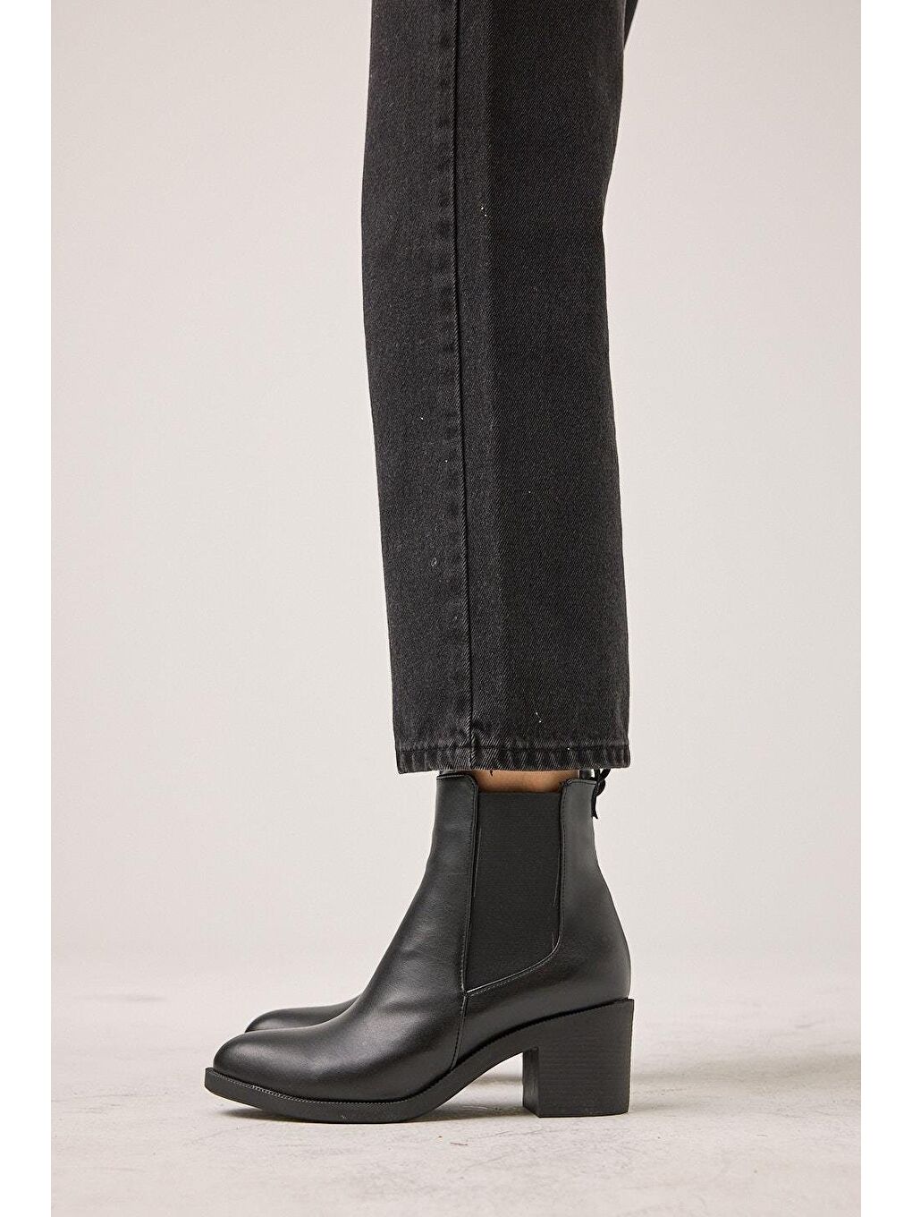 Siyah Kadın Topuklu Bot-7