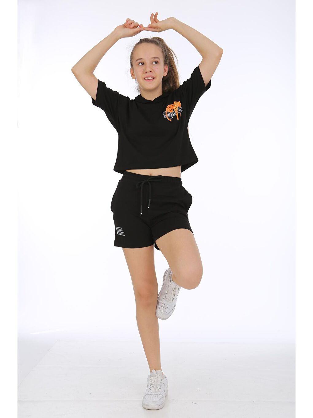 Siyah Kız Çocuk Kapüşonlu Baskılı Şortlu Takım 10-15 Yaş 13940