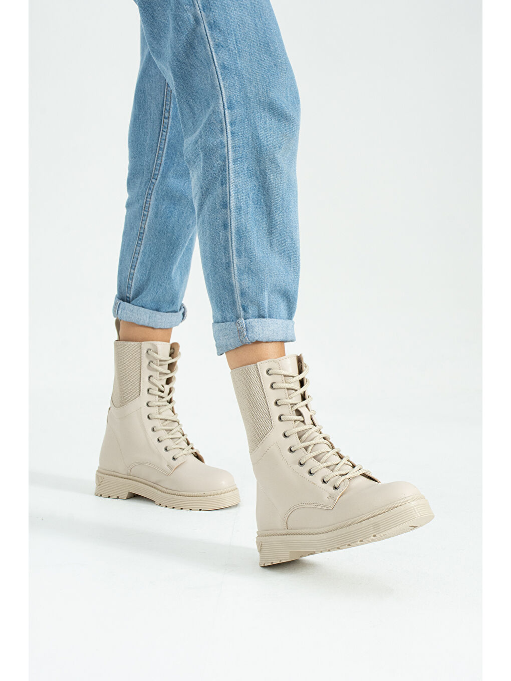 Bej Bayan Kenardan Lastikli Model Postal