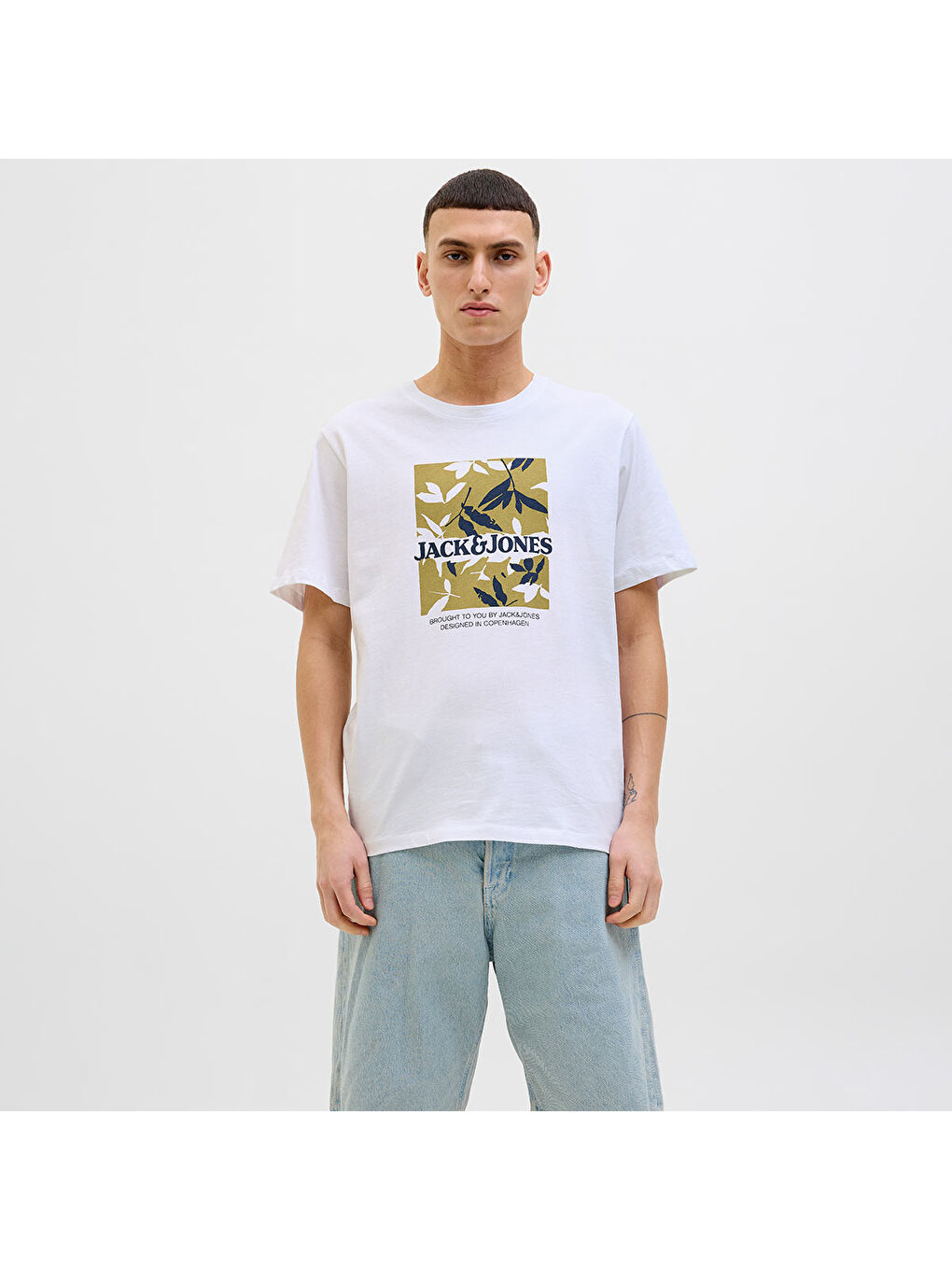 Star Erkek Beyaz Yuvarlak Yaka Spor Tişört