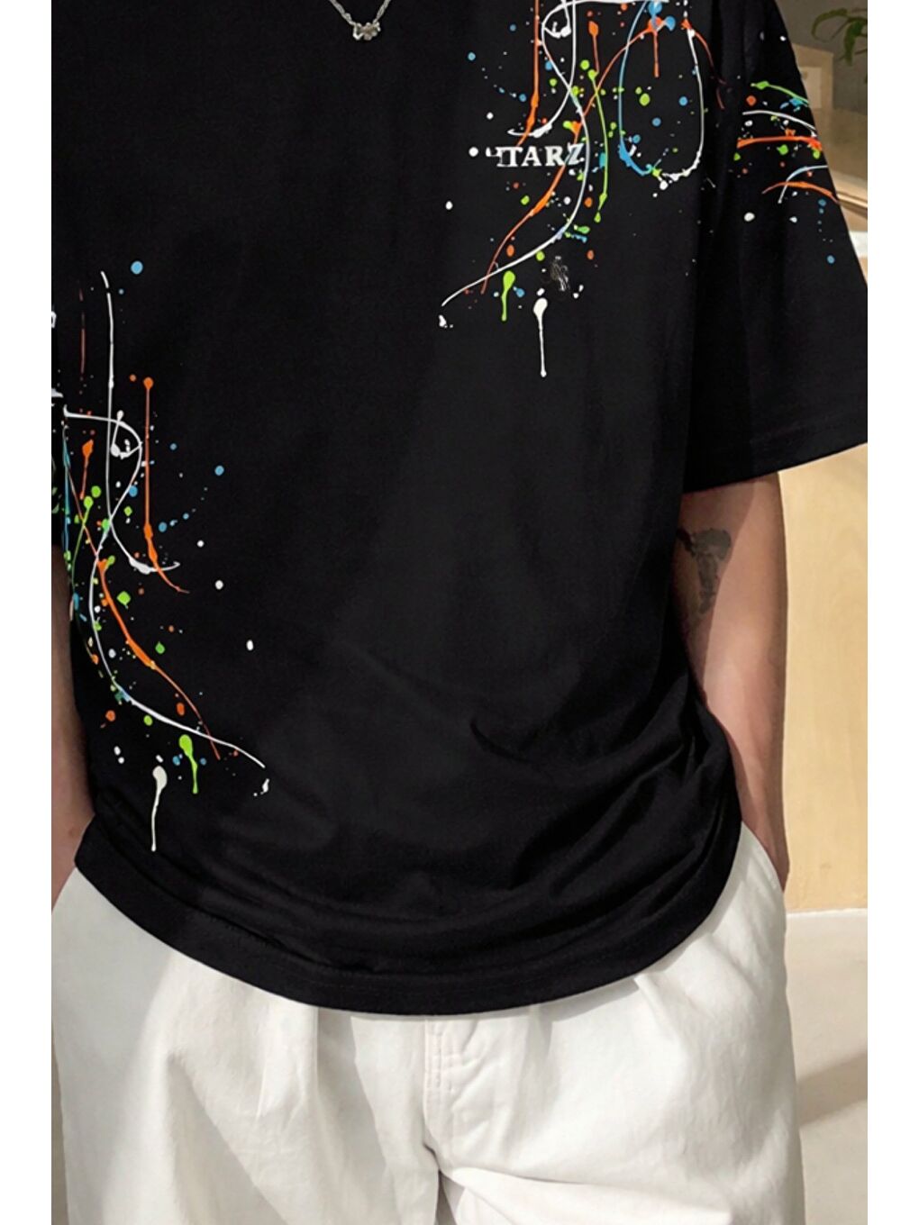 Siyah Erkek Oversize Baskılı Tişört – Renkli Boya Desenli Modern Streetwear-2