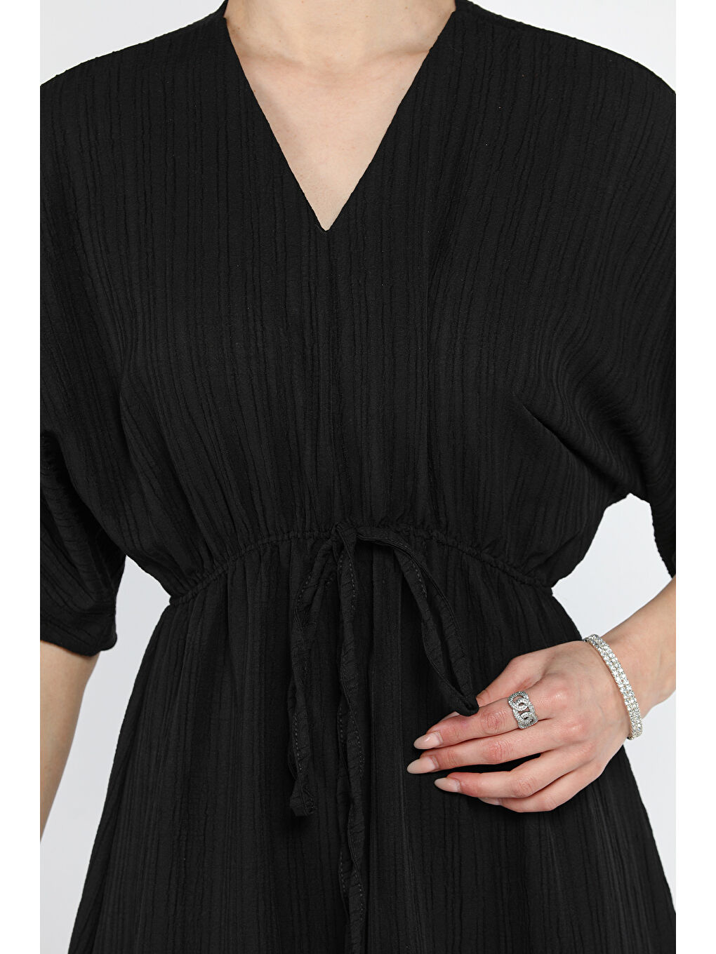 Siyah Bel Bağlamalı V Yaka Kadın Elbise-3