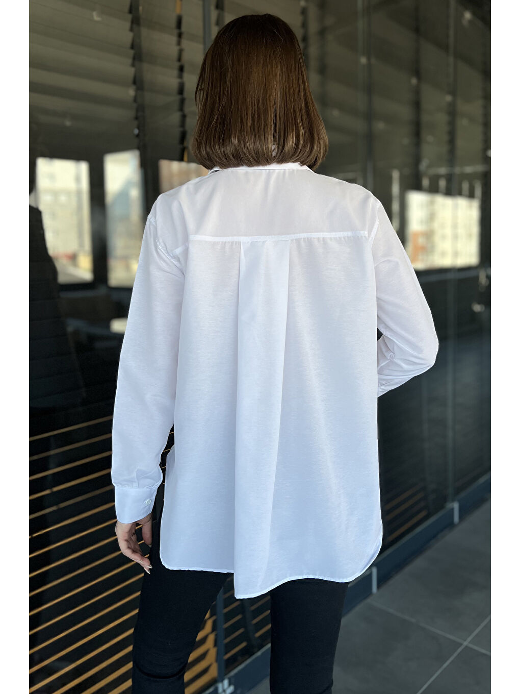 Beyaz Kalp Nakışlı Kadın Gömlek-2