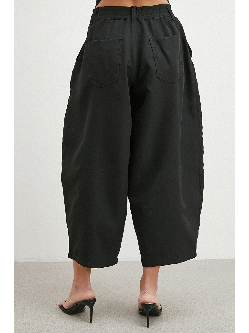 Paça Pileli Bol Kesim Pantolon Siyah-4