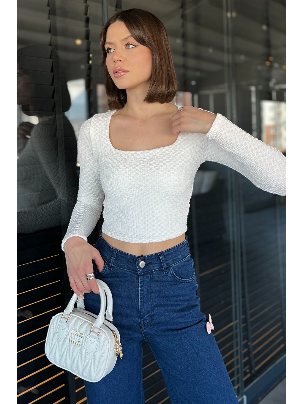 Ekru Kadın Kare Yaka Kendinden Desenli Bluz-1