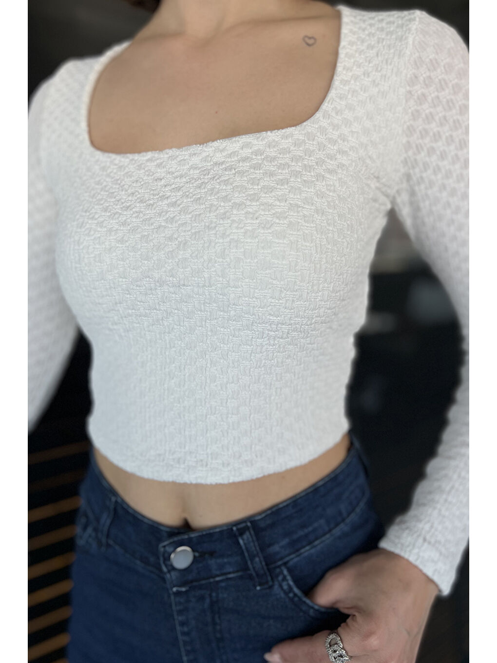 Ekru Kadın Kare Yaka Kendinden Desenli Bluz-3