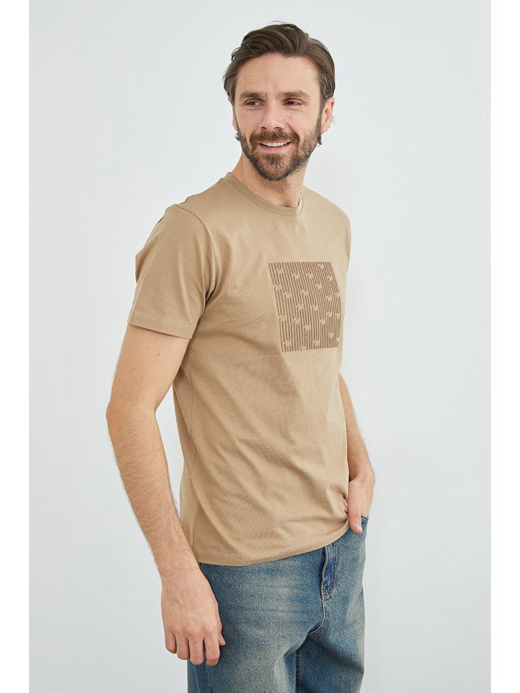 Bej Kabartma Baskılı Bisiklet Yaka Tişört-2