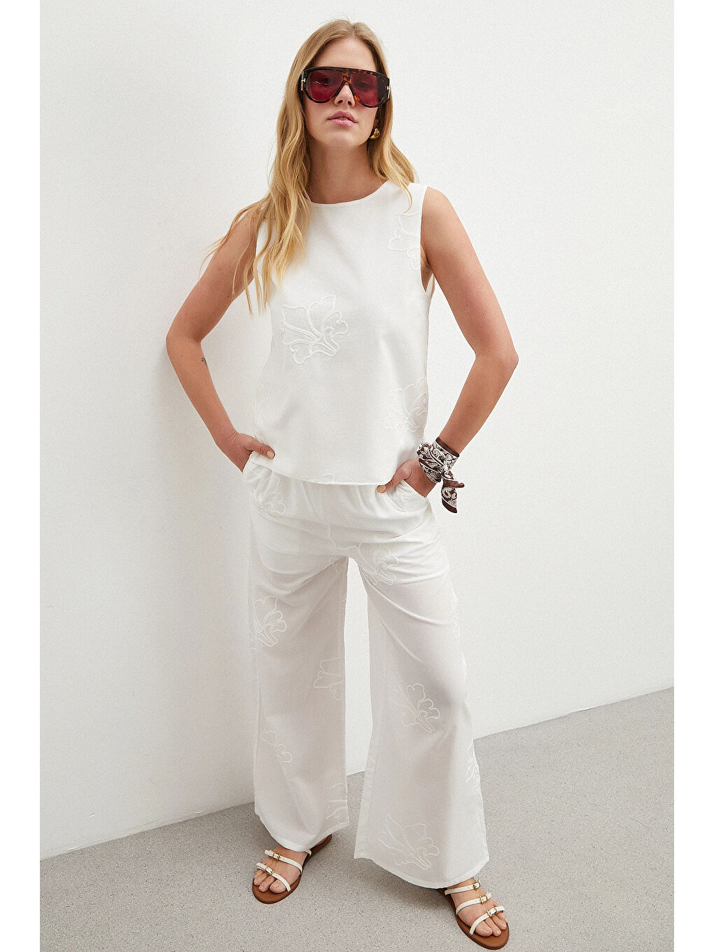 Nakışlı Pantolon Beyaz-2