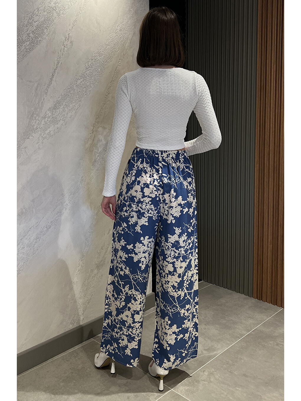 Mavi Bel Lastikli Bol Paça Kadın Viskon Yürüyüş Pantolonu-2