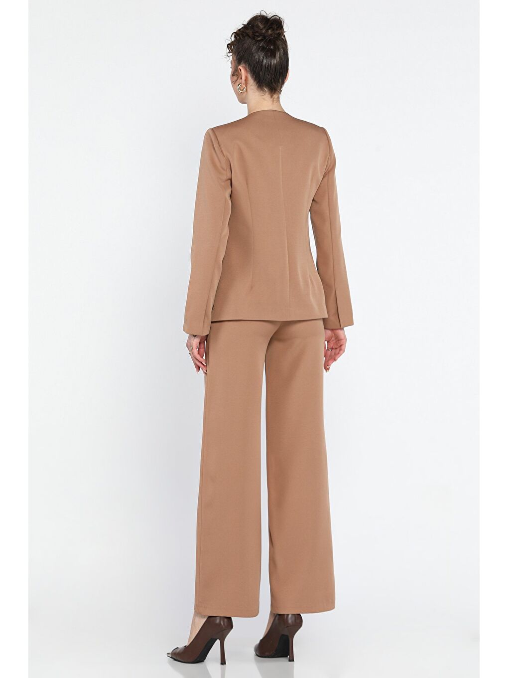 Ekru Düğme Detaylı Astarlı Kadın Ceket Pantolon İkili Takım-2