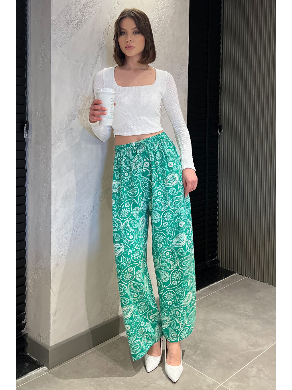 Yeşil Kadın Bol Paça Desenli Viskon Yürüyüş Pantolonu-1