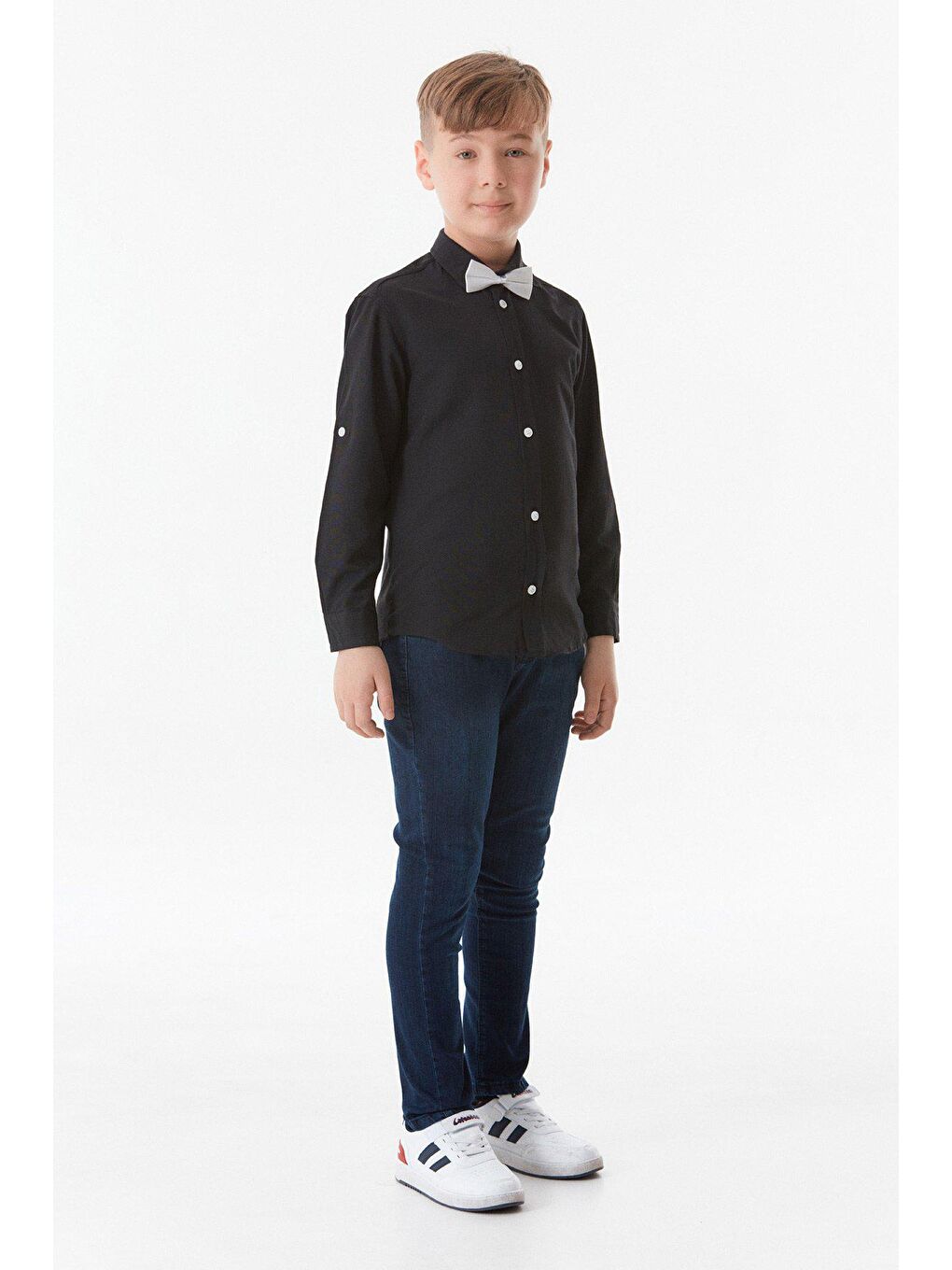 Siyah Kolu Katlanabilir Papyonlu Erkek Çocuk Gömlek-1