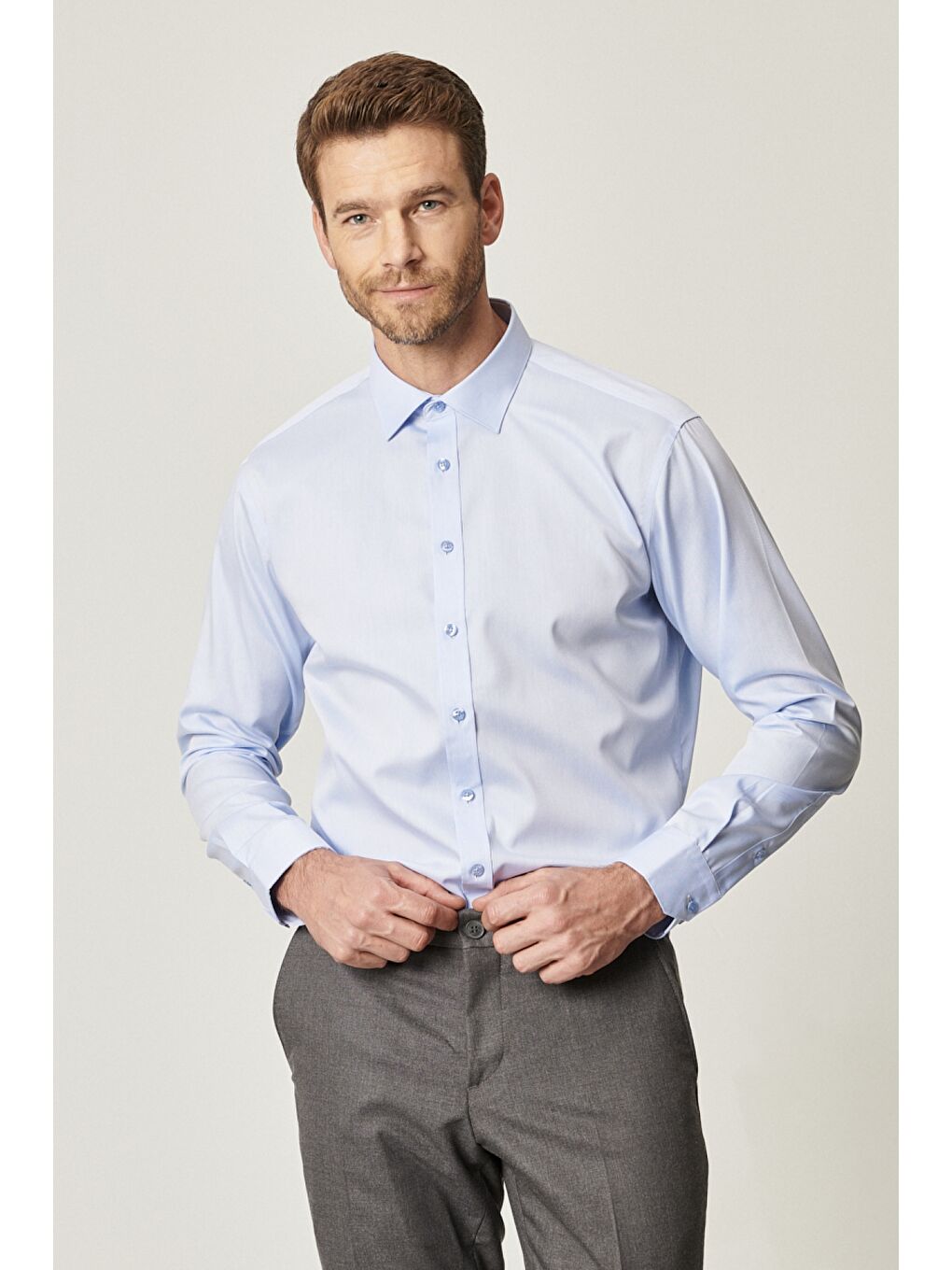 Erkek Açık Mavi Ütü Gerektirmeyen Non-Iron Comfort Fit Geniş Kesim %100 Pamuk Klasik Yaka Gömlek