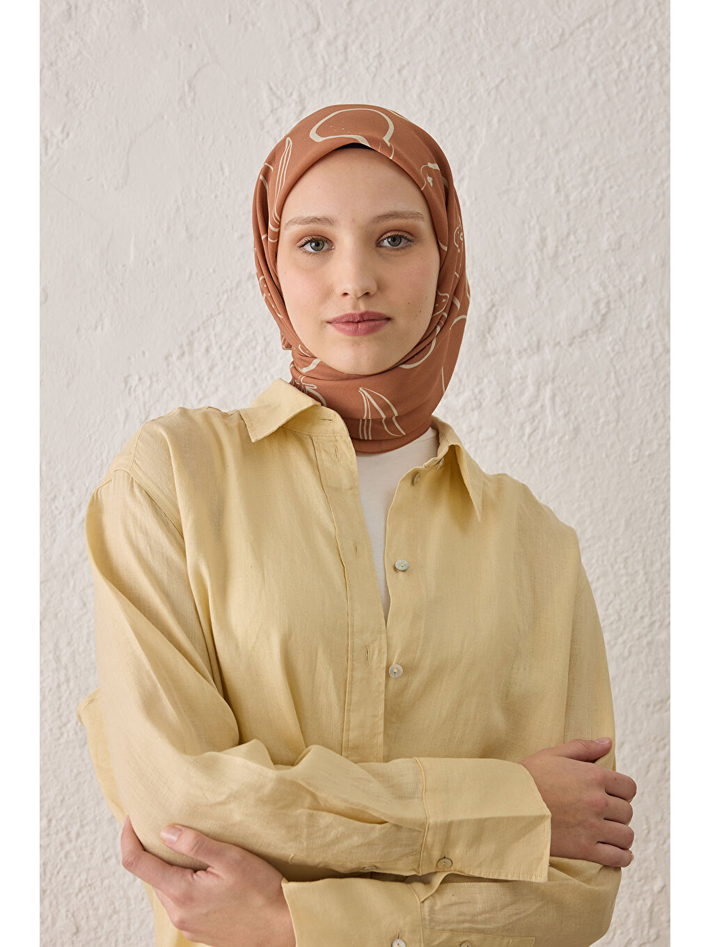 Bej Eloıse Desen Pamuk İpek Eşarp Badem-2