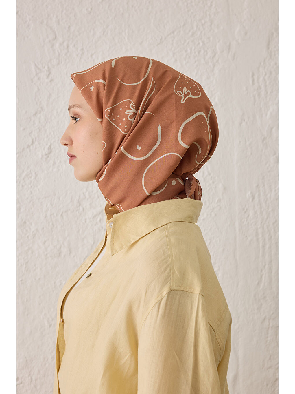 Bej Eloıse Desen Pamuk İpek Eşarp Badem-3