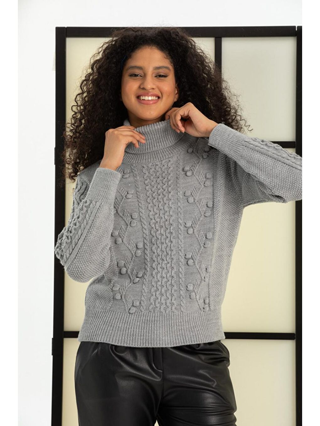 Gri Kadın Gofralı Balıkçı Yaka Triko Kazak