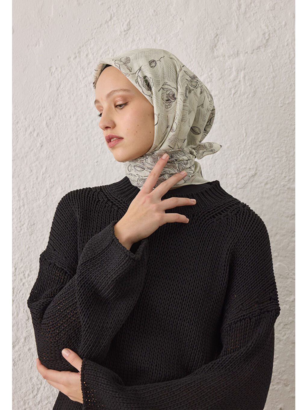 Ruby Desen Pamuk İpek Eşarp Ekru-2