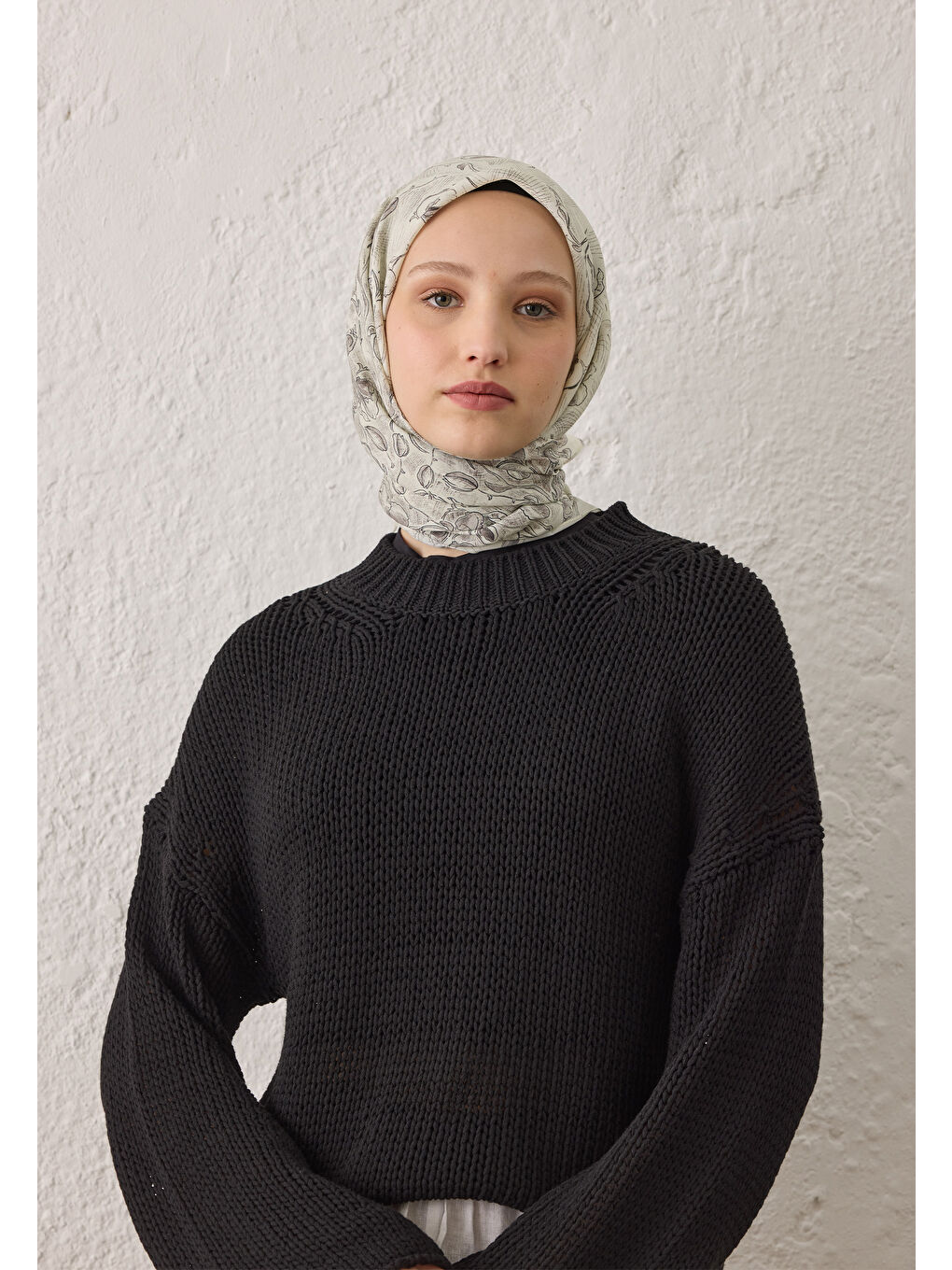 Ruby Desen Pamuk İpek Eşarp Ekru-3