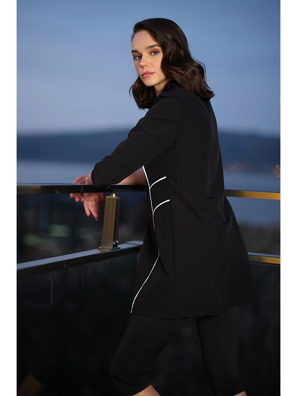 Truvakar Kollu Taytlı Spor Elastan Yazı Detay Yarı Kapalı Mayo 3421 Siyah02-2